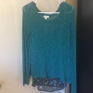 NEW Cute sweater with floral under tank💙🌸